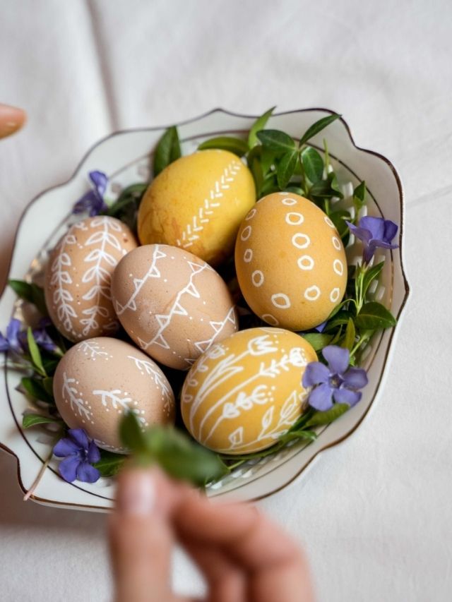 Arte com crianças: pintando ovos para a Páscoa